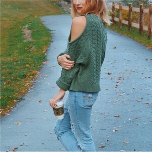 Aerie Cold Shoulder Cable Knit Sweater Green Pullover Cotton Blend Size Small